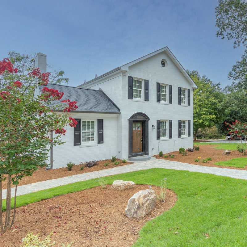 The Howard home front by Mosteller Construction